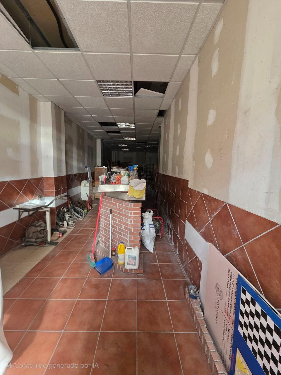 Oportunidad de Inversión: Local Comercial en Oviedo, Zona Fozaneldi-Tenderina
