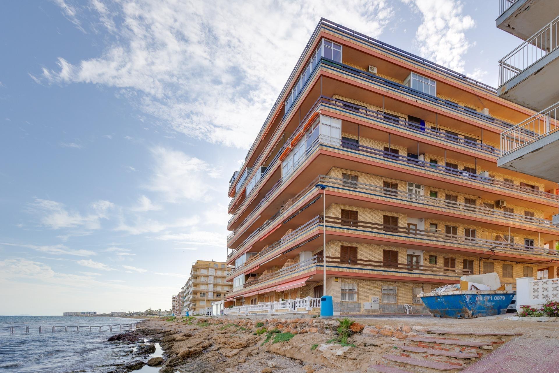 1-39-19 Modern gerenoveerd appartement in Playa de los Náufragos, Torrevieja 3 Slaapkamers 2 Badkamers
