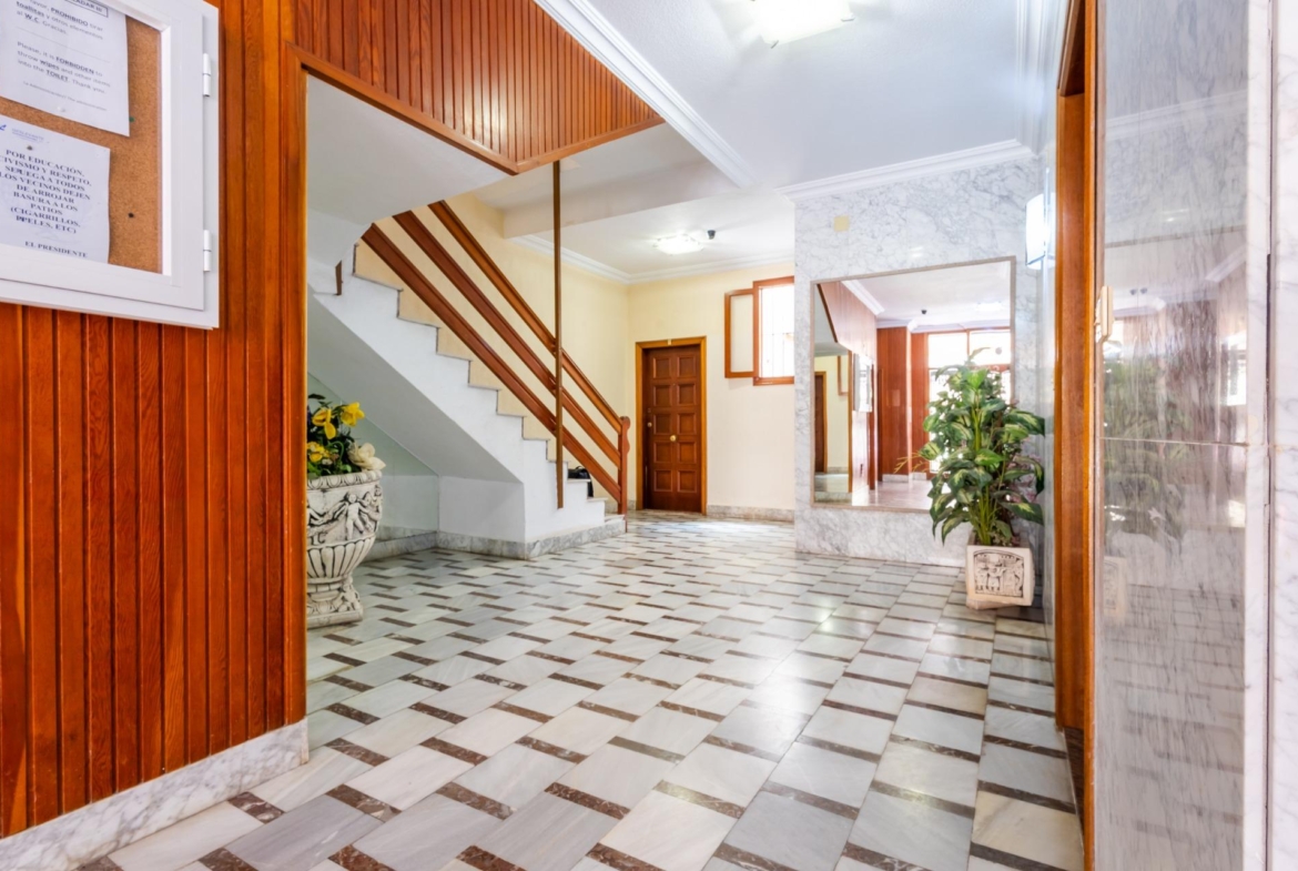 ESPACIOSO APARTAMENTO DE 3 HABITACIONES Y AMPLIA TERRAZA