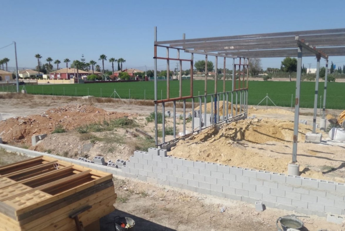 Building plot with project of villa with pool in Catral