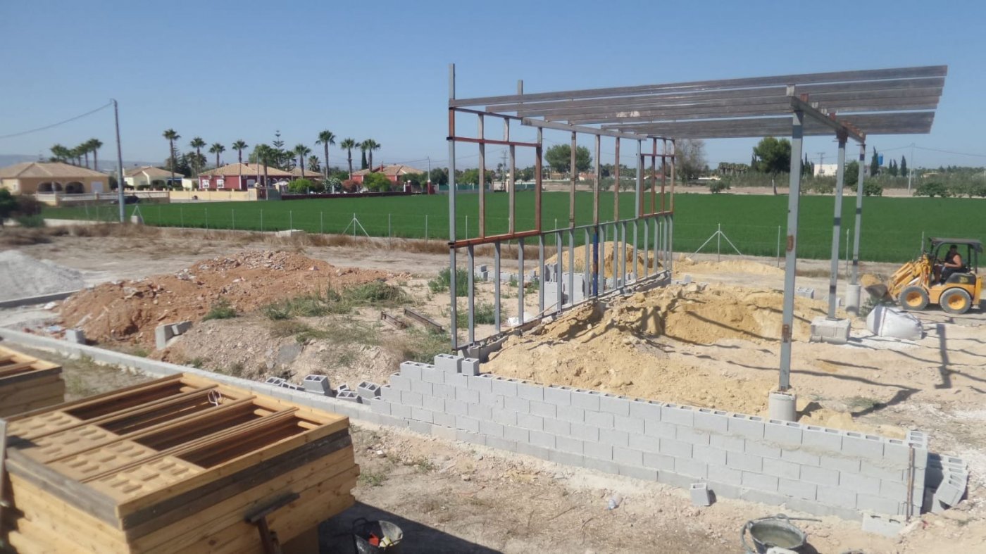 Building plot with project of villa with pool in Catral