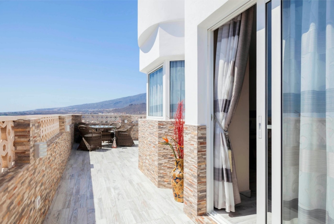 Villa Valentina – con fantásticas vistas al océano y la zona turística
