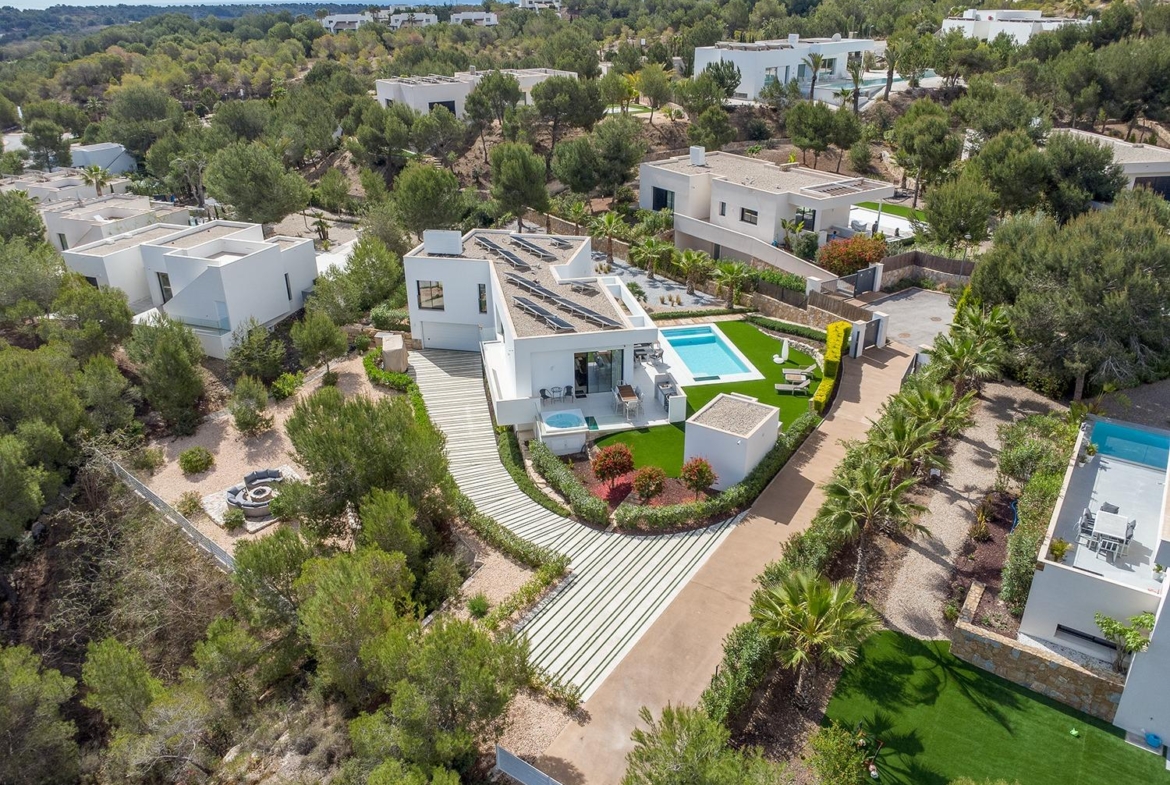 Dream villa in Las Colinas Golf with 1700 m2 plot