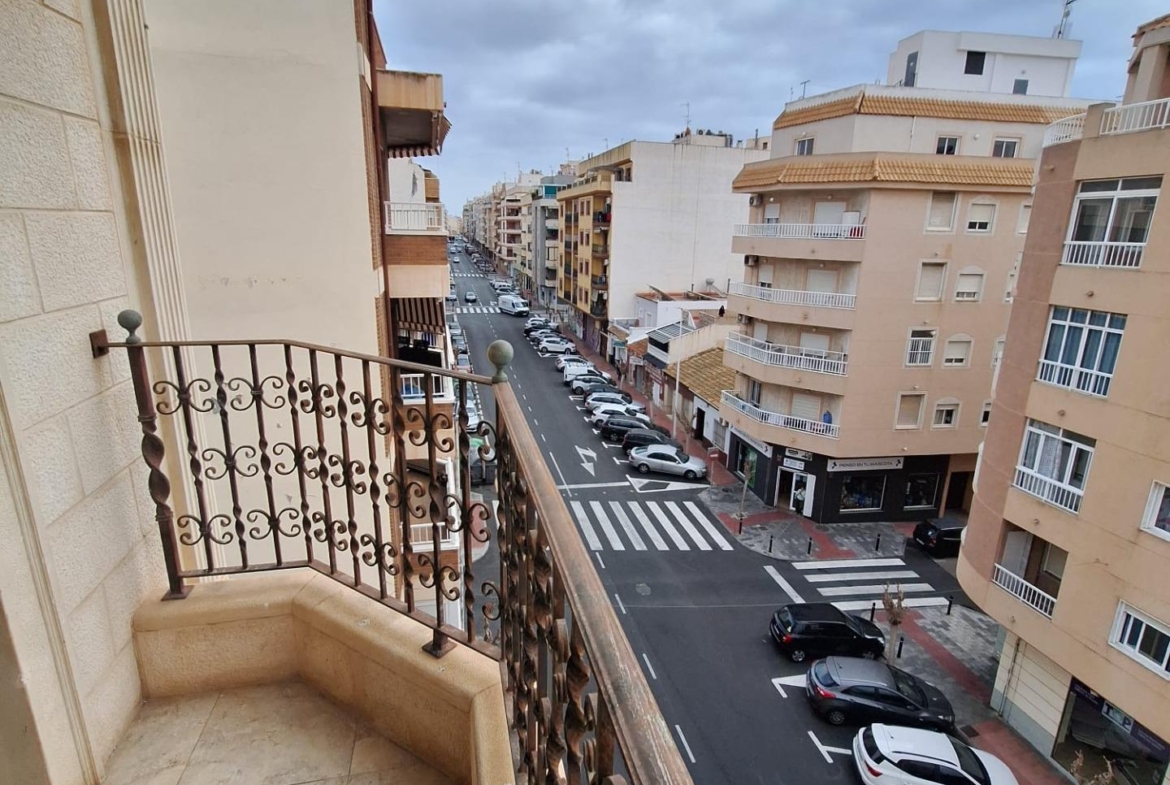 Se vende piso en pleno centro de Torrevieja
