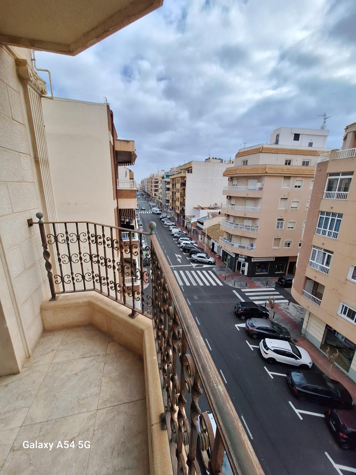 Se vende piso en pleno centro de Torrevieja