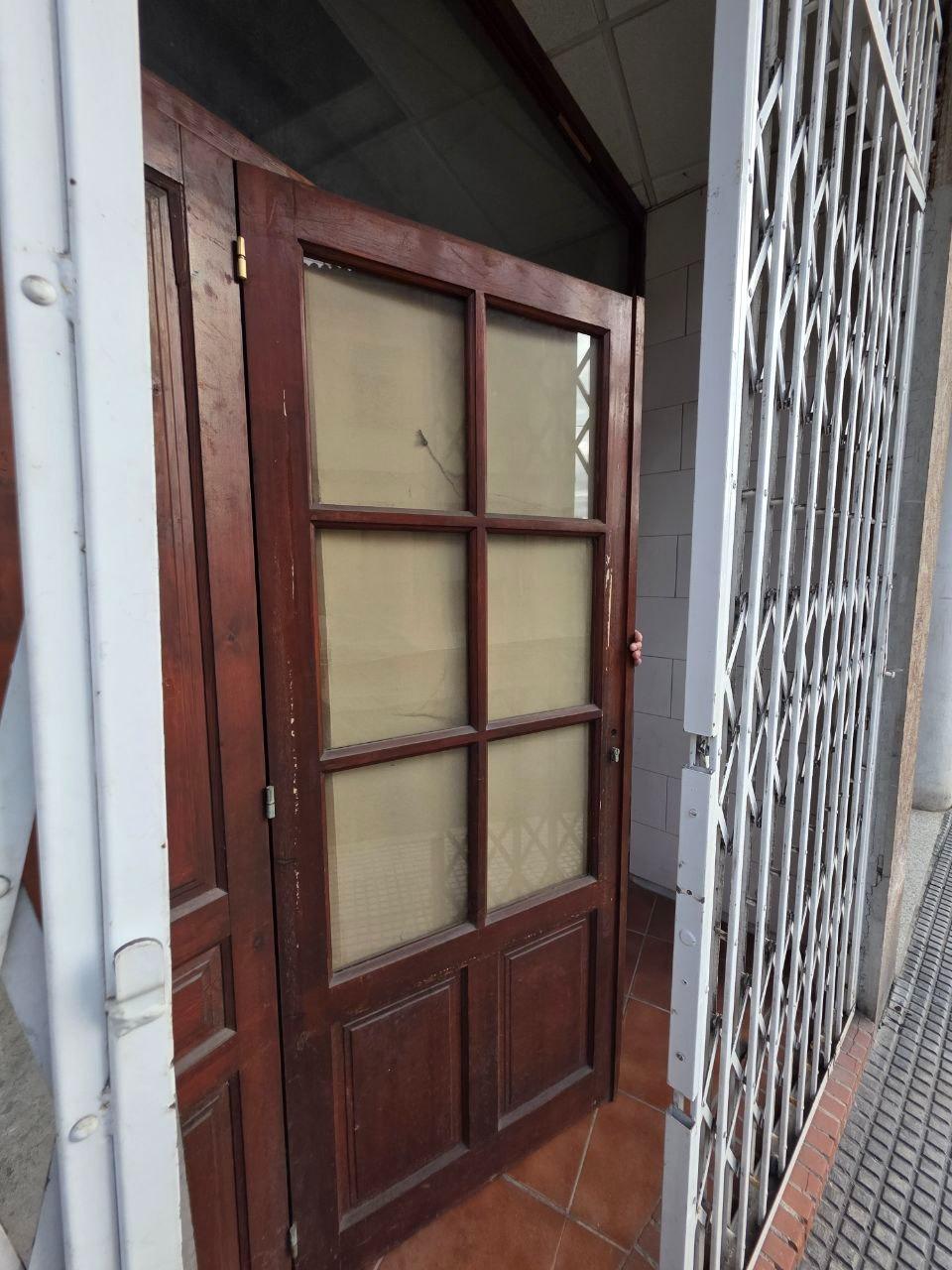 Oportunidad de Inversión: Local Comercial en Oviedo, Zona Fozaneldi-Tenderina