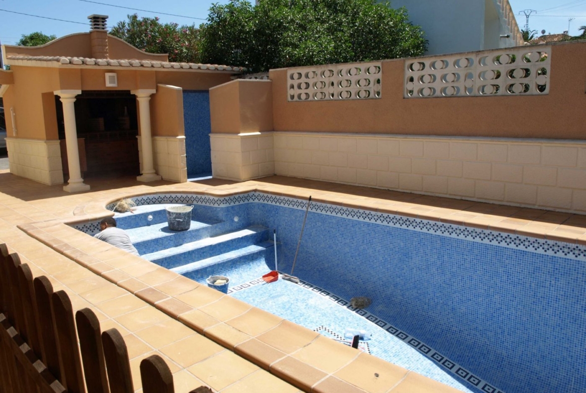 FINCA WITH LUXURY VILLA AND TWO TOWNHOUSES
