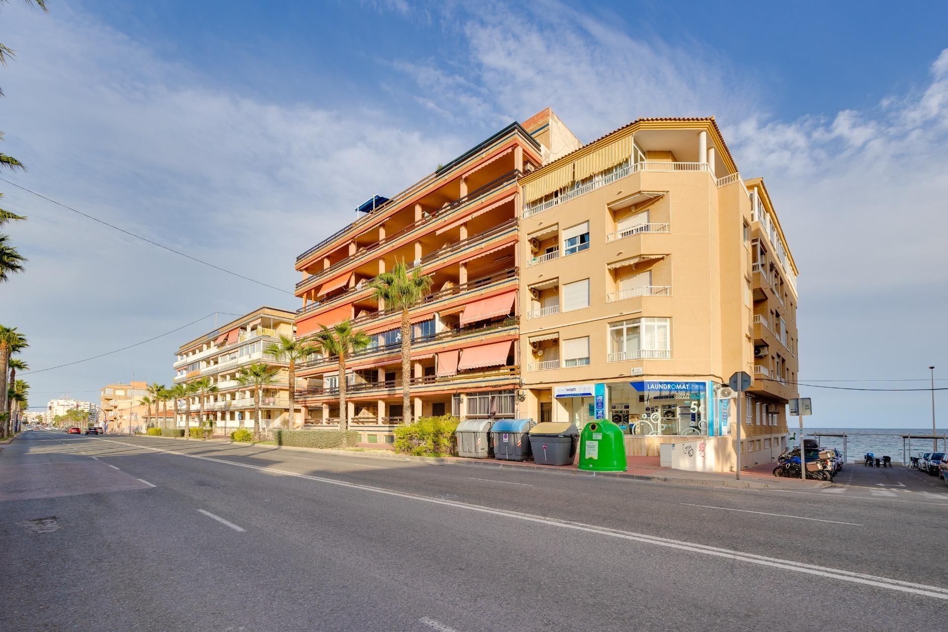 1-43-16 Modern gerenoveerd appartement in Playa de los Náufragos, Torrevieja 3 Slaapkamers 2 Badkamers