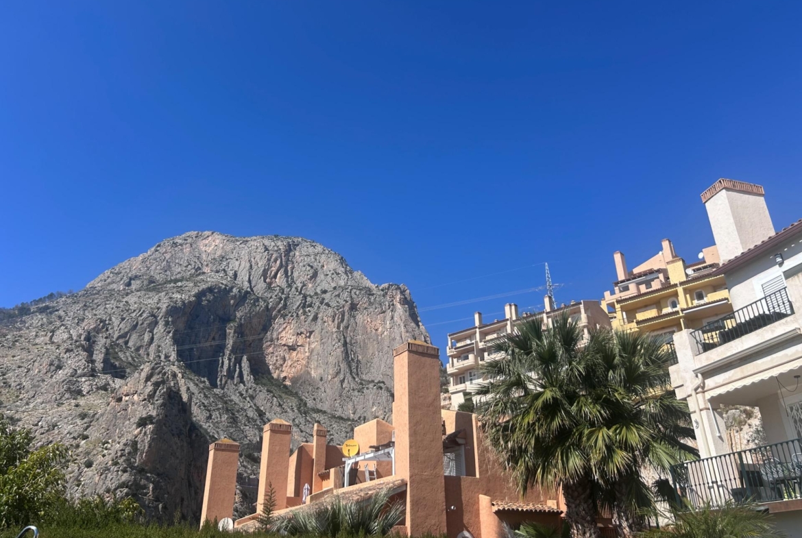 Charming Townhouse with Sea Views in Altea Mascarat