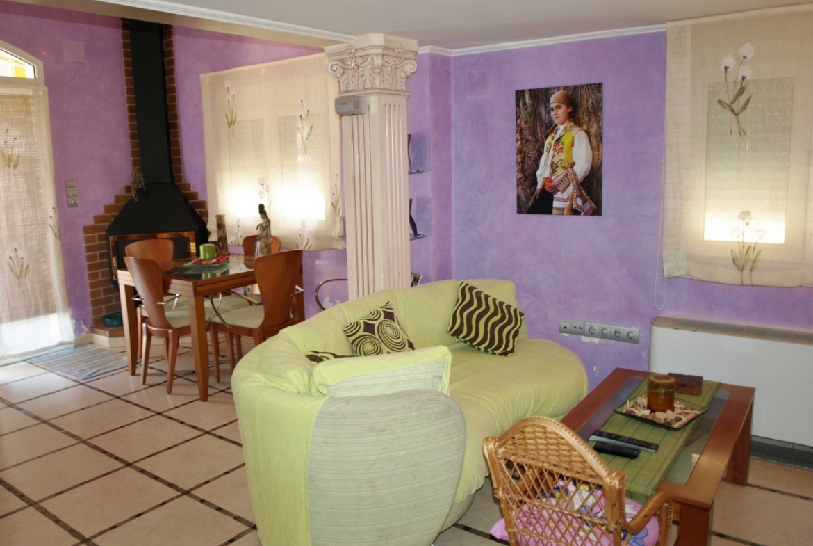 FINCA WITH LUXURY VILLA AND TWO TOWNHOUSES