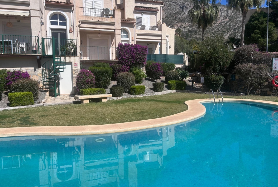 Charming Townhouse with Sea Views in Altea Mascarat