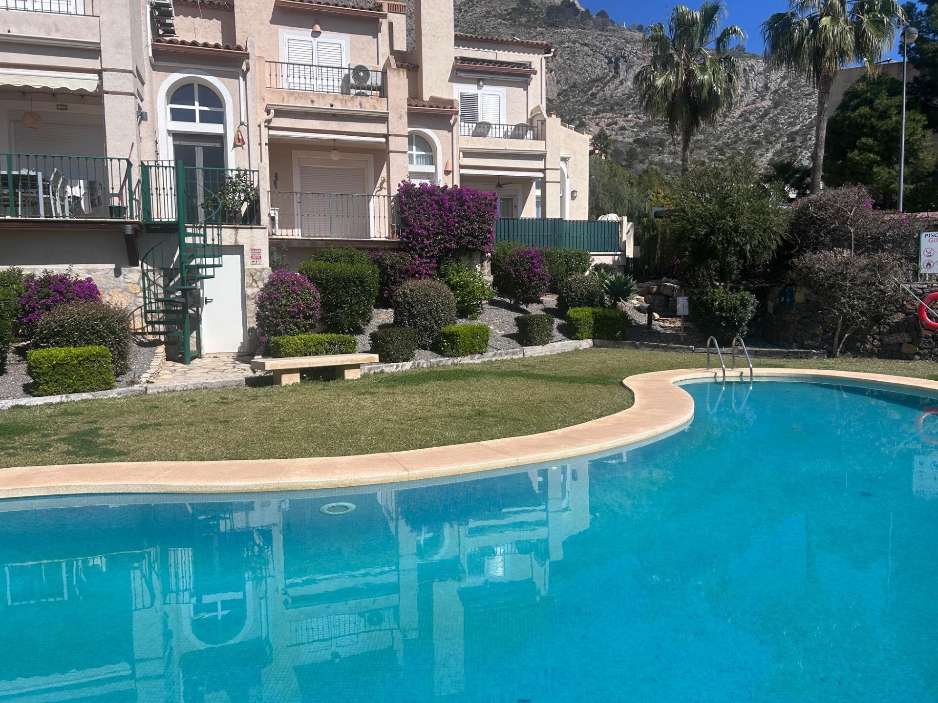 Charming Townhouse with Sea Views in Altea Mascarat