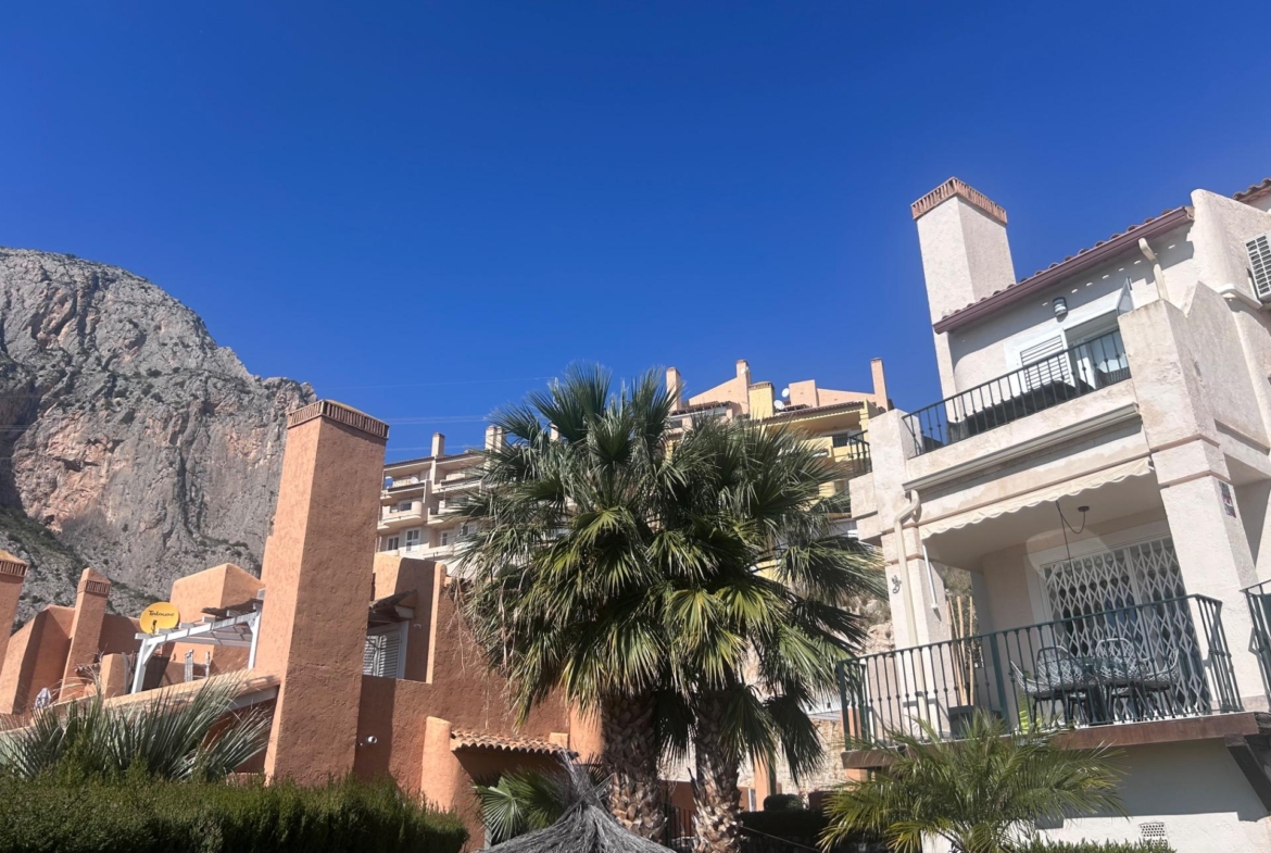 Charming Townhouse with Sea Views in Altea Mascarat