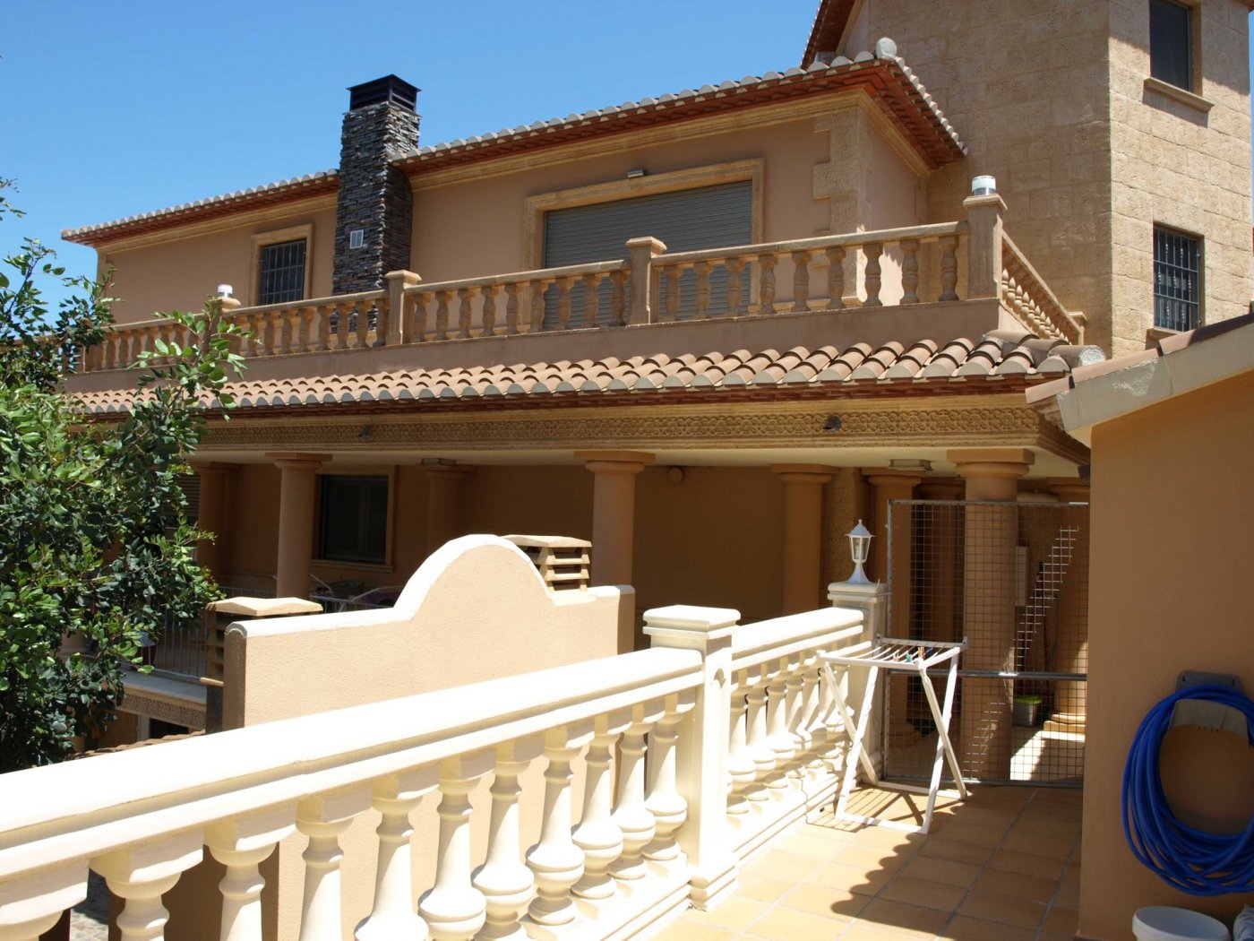 1-45 FINCA WITH LUXURY VILLA AND TWO TOWNHOUSES
