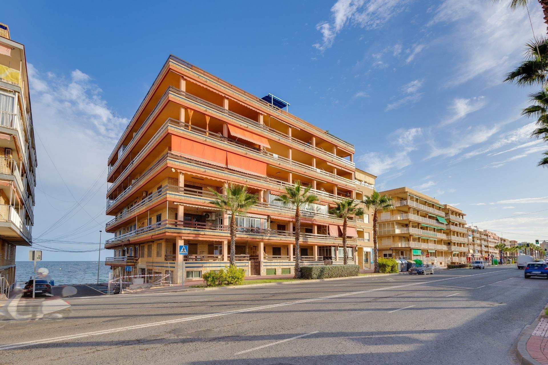 1-46-13 Modern gerenoveerd appartement in Playa de los Náufragos, Torrevieja 3 Slaapkamers 2 Badkamers