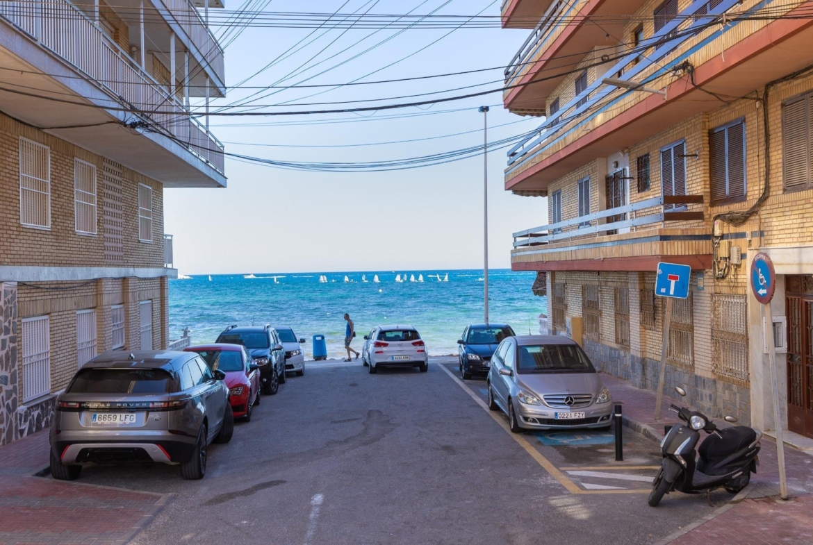 Modern gerenoveerd appartement in Playa de los Náufragos, Torrevieja 3 Slaapkamers 2 Badkamers