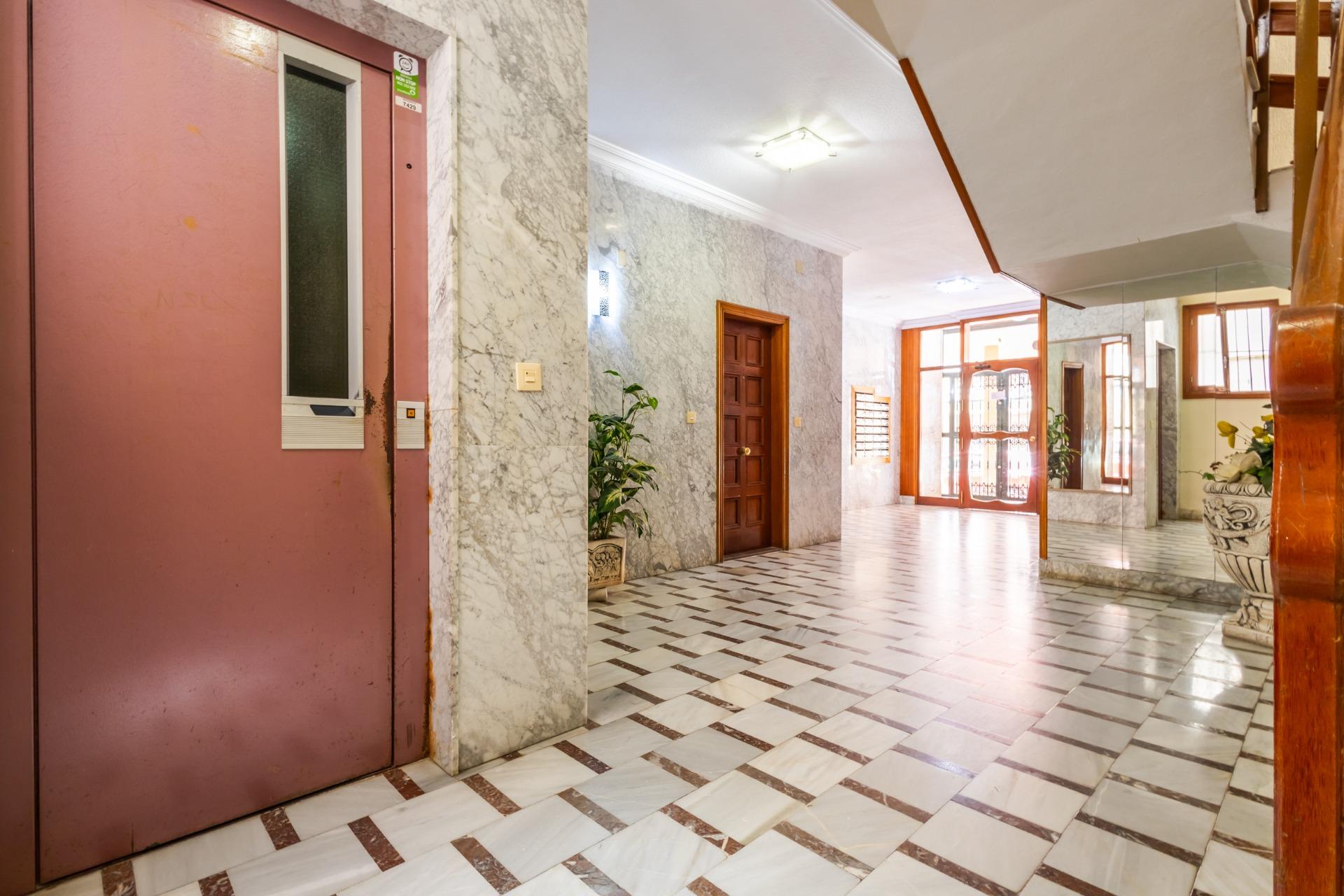 ESPACIOSO APARTAMENTO DE 3 HABITACIONES Y AMPLIA TERRAZA
