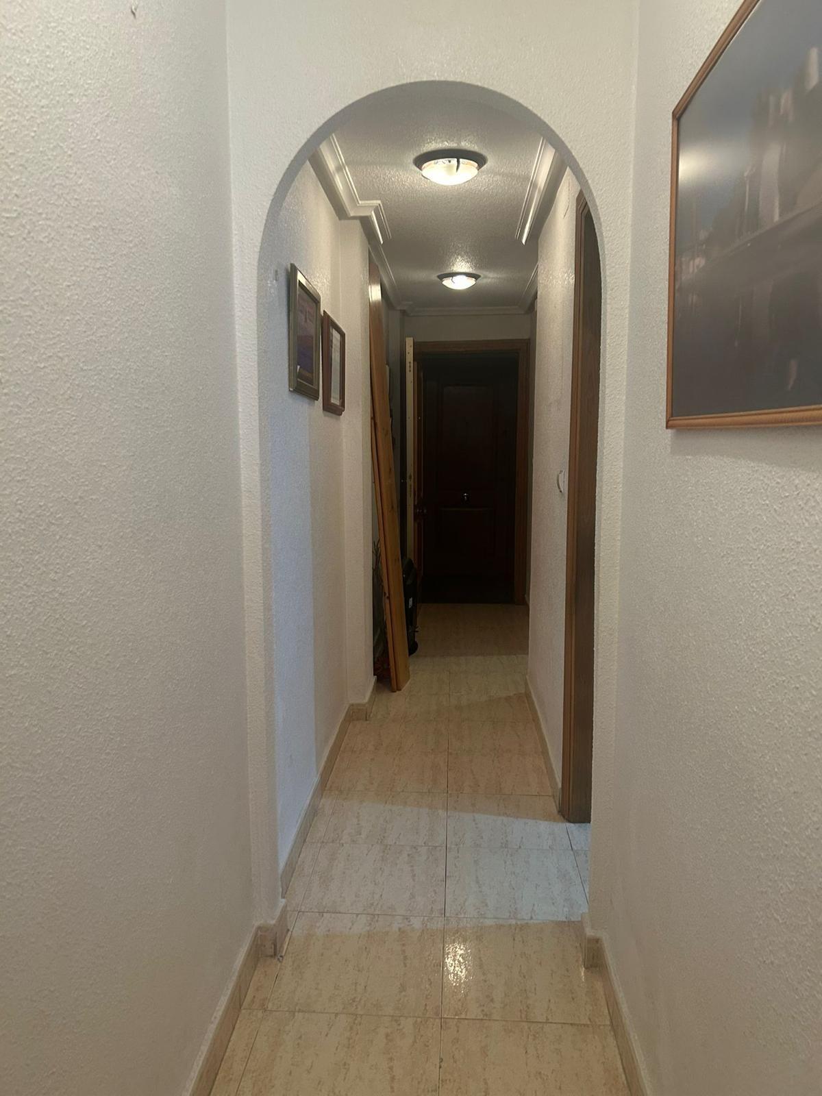 Apartamento con garaje cerrado en Torrevieja – Zona Acequion