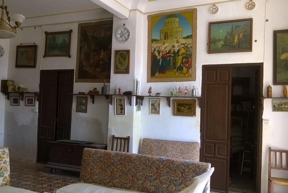 Traditional spanish rustic finca with extensive land & mountain views