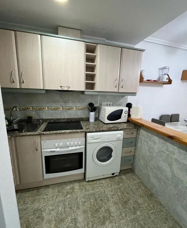 GRAN APARTAMENTO EN TORREVIEJA, 2 HAB, 1 BAÑO