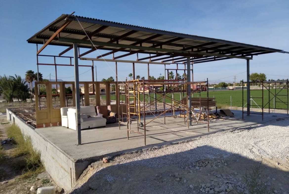 Building plot with project of villa with pool in Catral
