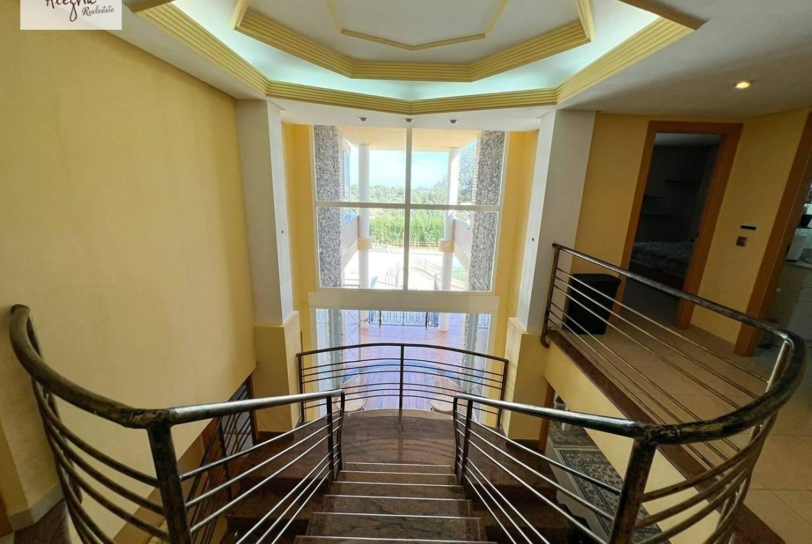 LUXURY VILLA IN VALENCIA