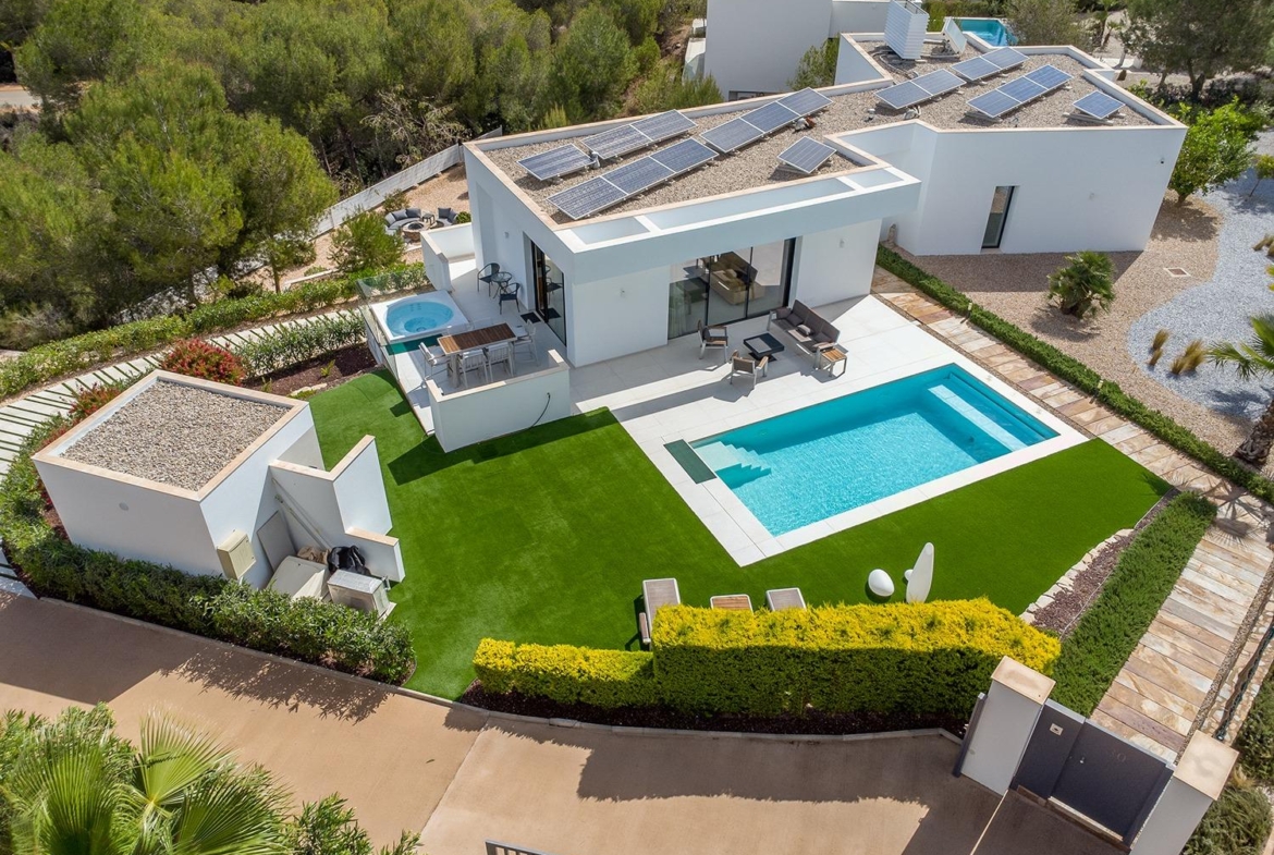 Dream villa in Las Colinas Golf with 1700 m2 plot