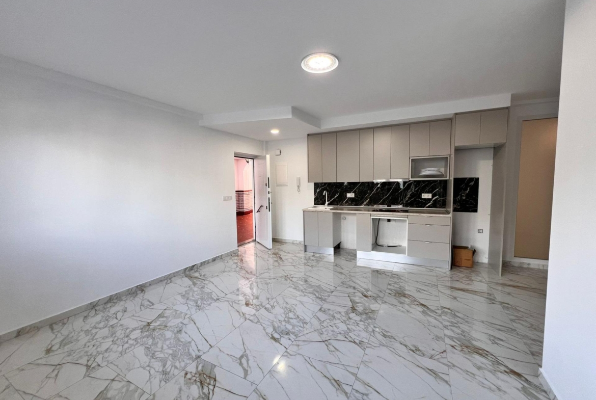 APARTAMENTO A 100 METROS DE PLAYA ,TORREVIEJA