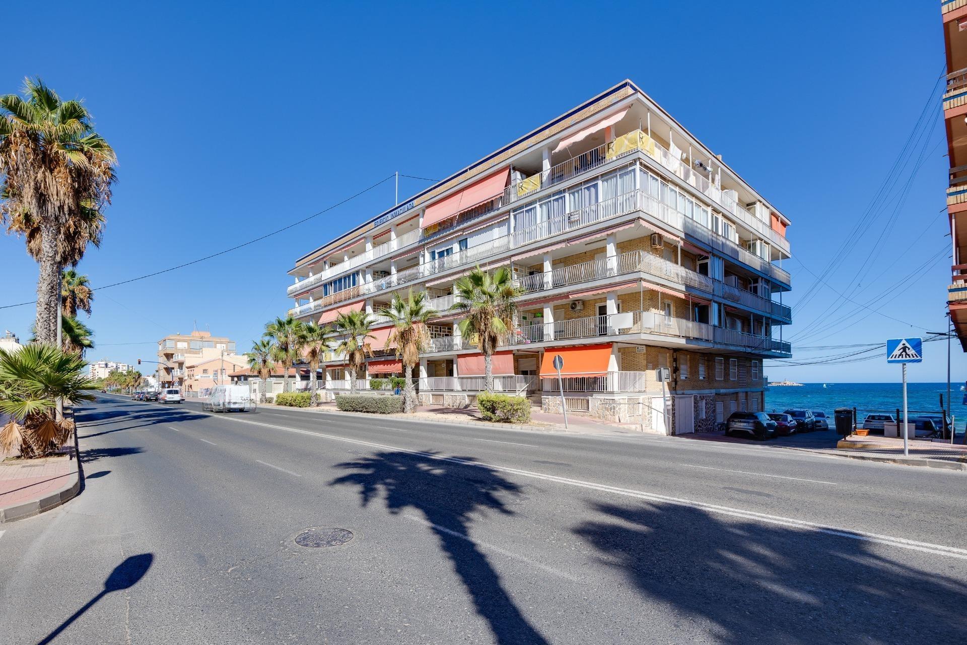 1-55-8 Modern gerenoveerd appartement in Playa de los Náufragos, Torrevieja 3 Slaapkamers 2 Badkamers