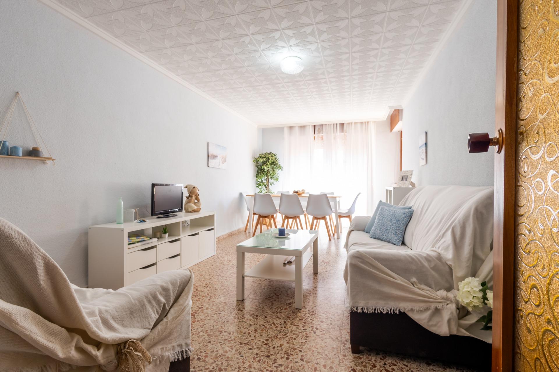 ESPACIOSO APARTAMENTO DE 3 HABITACIONES Y AMPLIA TERRAZA