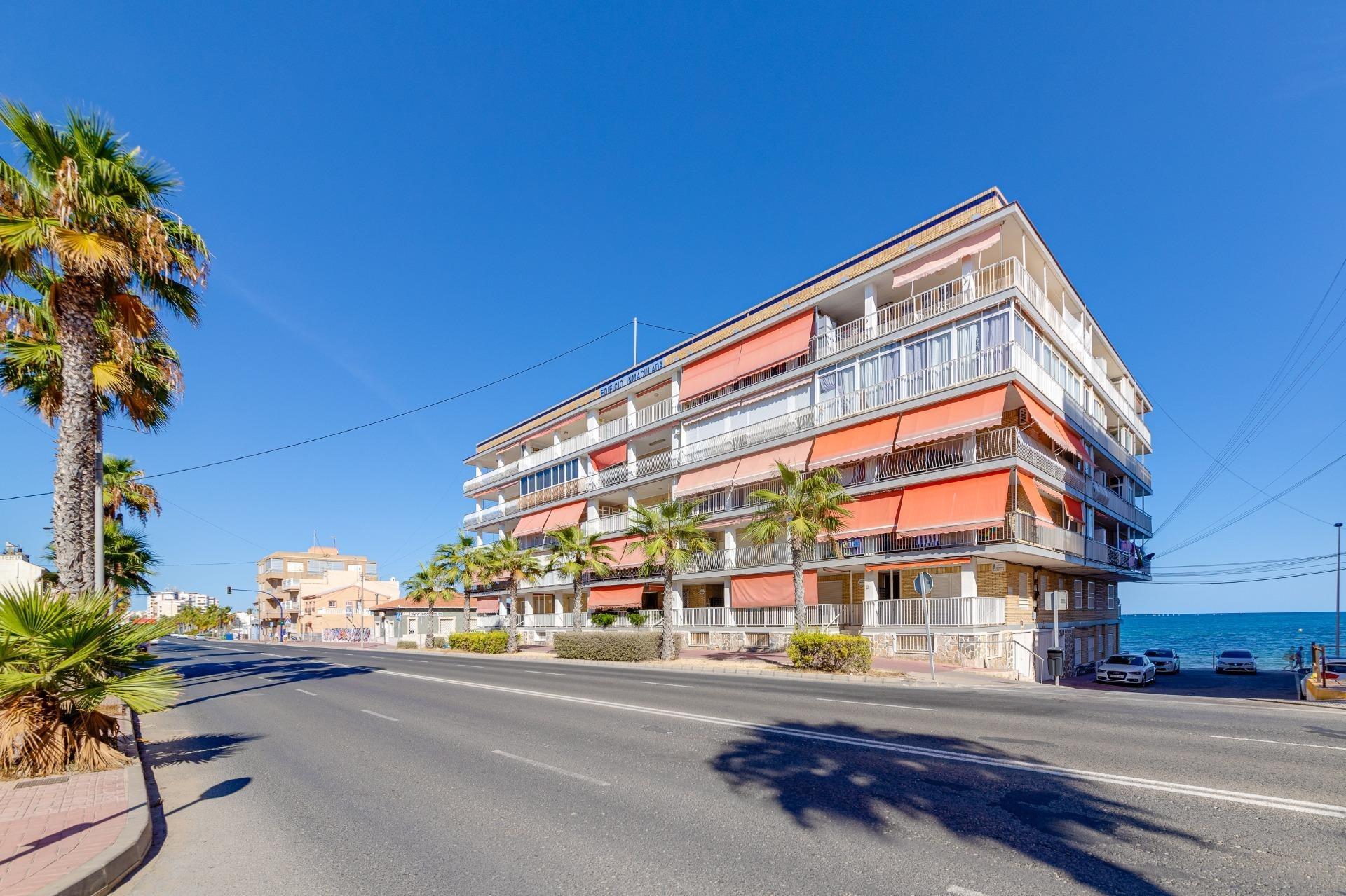 1-58-8 Modern gerenoveerd appartement in Playa de los Náufragos, Torrevieja 3 Slaapkamers 2 Badkamers