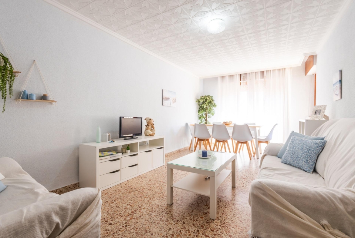 ESPACIOSO APARTAMENTO DE 3 HABITACIONES Y AMPLIA TERRAZA