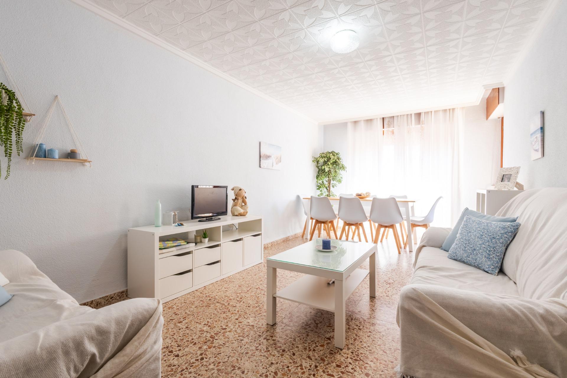 ESPACIOSO APARTAMENTO DE 3 HABITACIONES Y AMPLIA TERRAZA