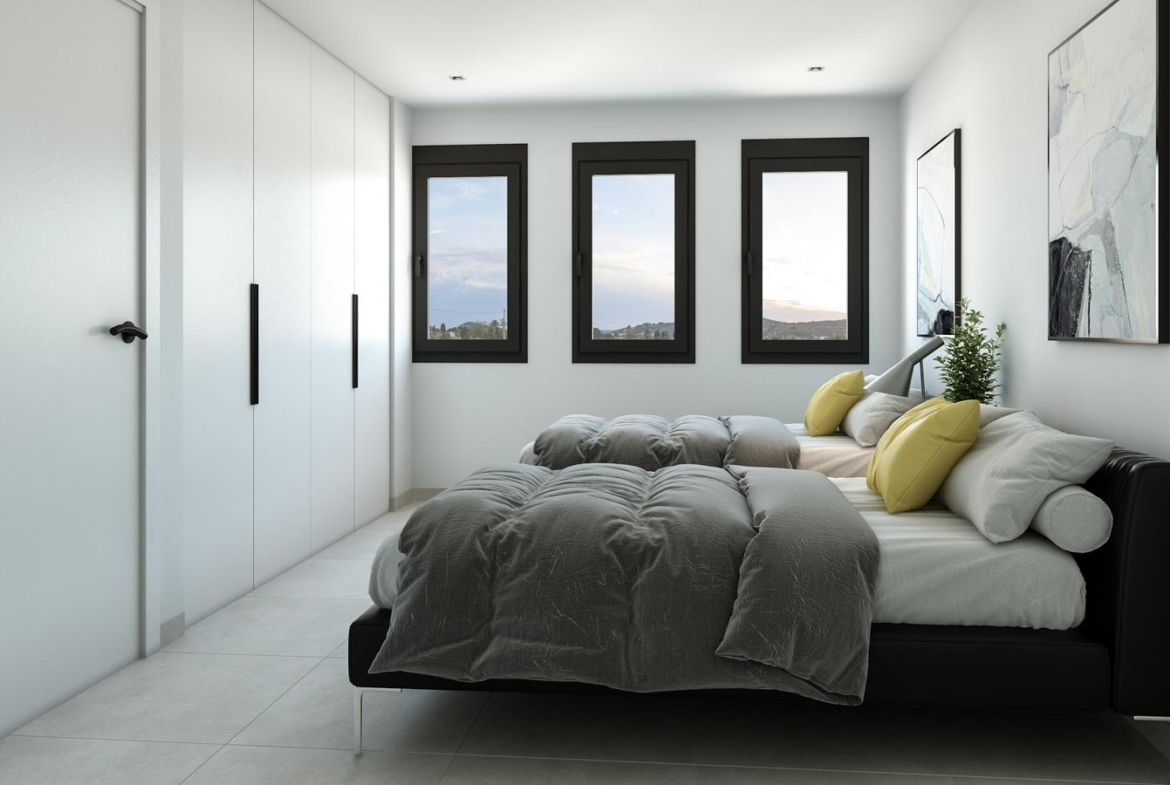 New built detached villas 1800m from the beach in Denia.