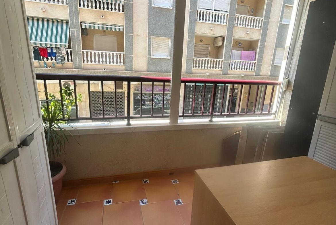 Apartamento con garaje cerrado en Torrevieja – Zona Acequion