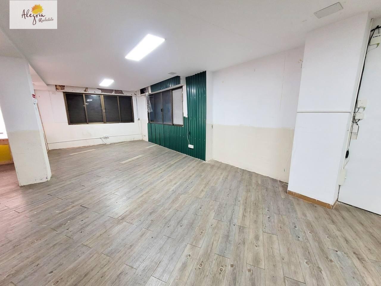 1-6-126 An excellent investment property is offered for sale in one of Valencia’s most promising neighborhoods — Benicalap