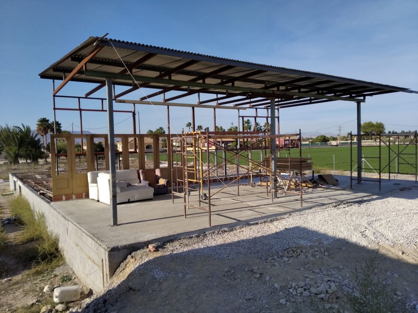 Building plot with project of villa with pool in Catral