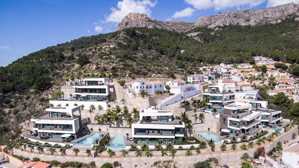 New development in Calpe of 6 modern and independent luxury Villas with stunning sea views