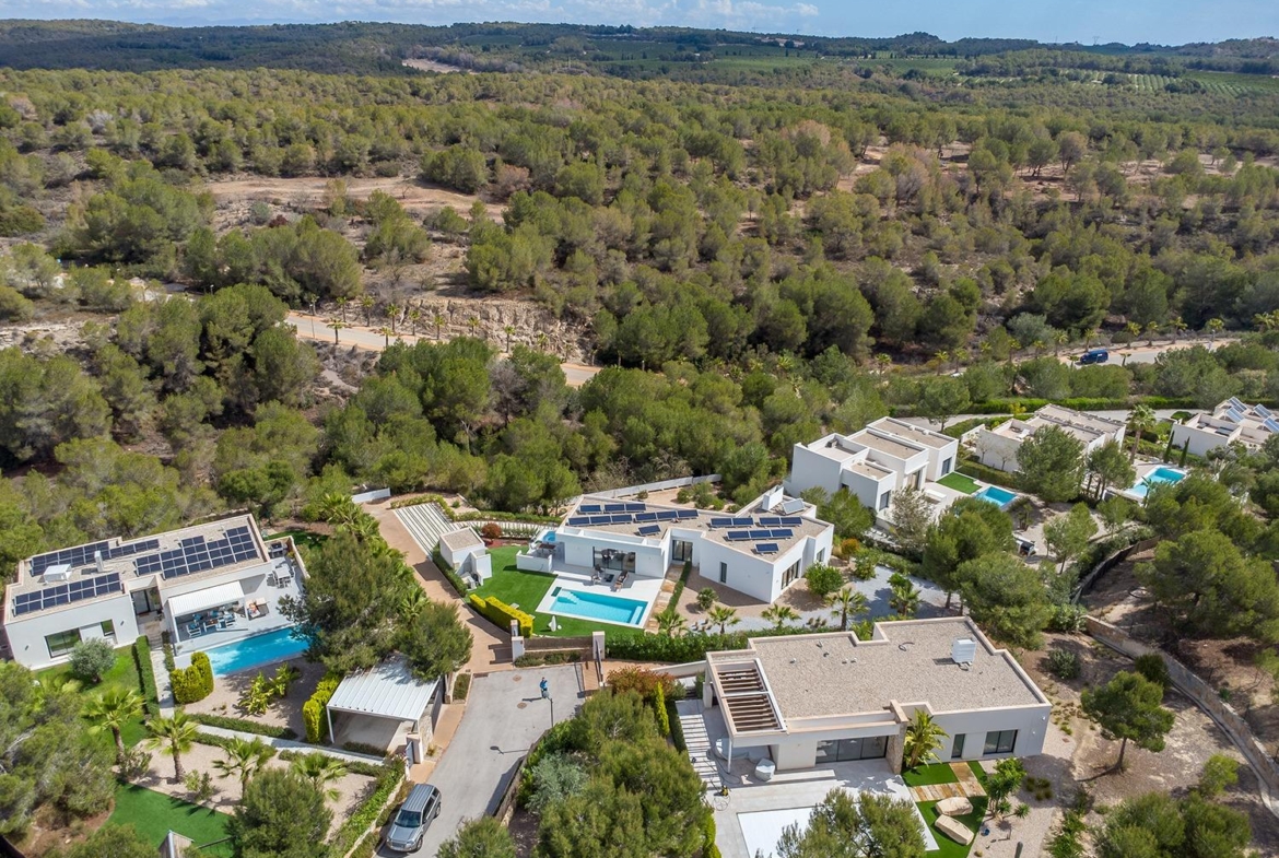 Dream villa in Las Colinas Golf with 1700 m2 plot