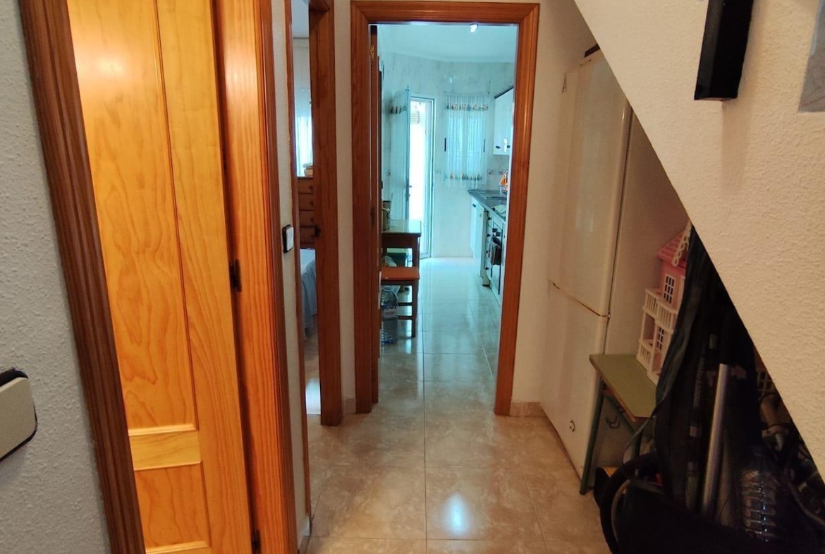 ADOSADO EN LOS ALCAZARES 3 DRM. 2 BAÑOS. SPEEL EEN 500 METROS.