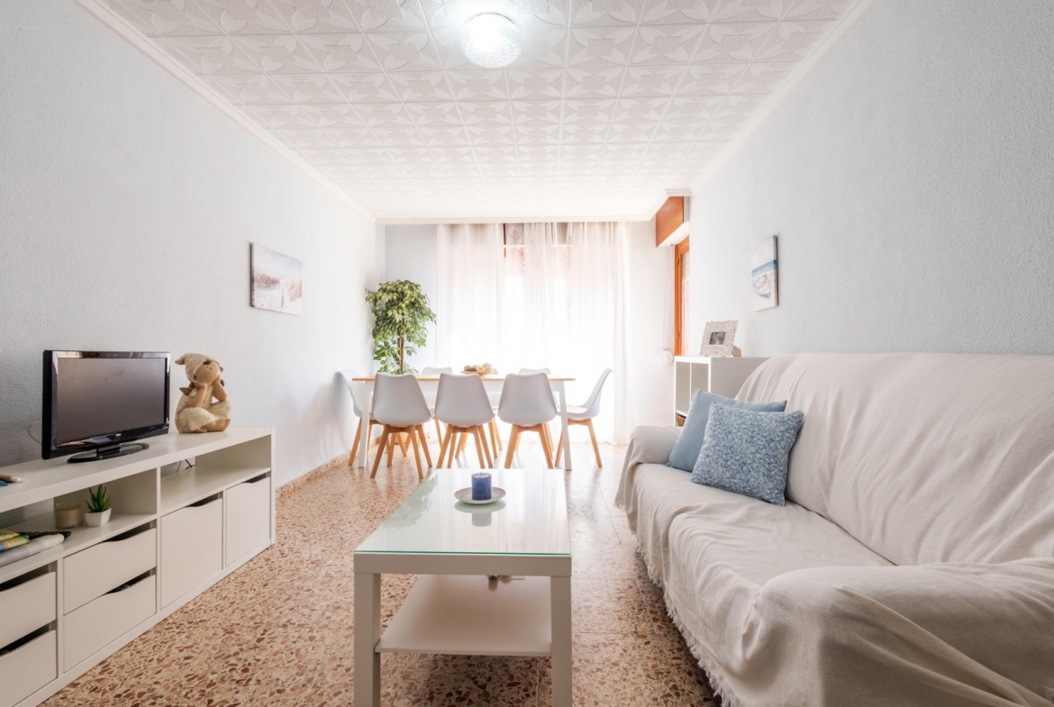 ESPACIOSO APARTAMENTO DE 3 HABITACIONES Y AMPLIA TERRAZA