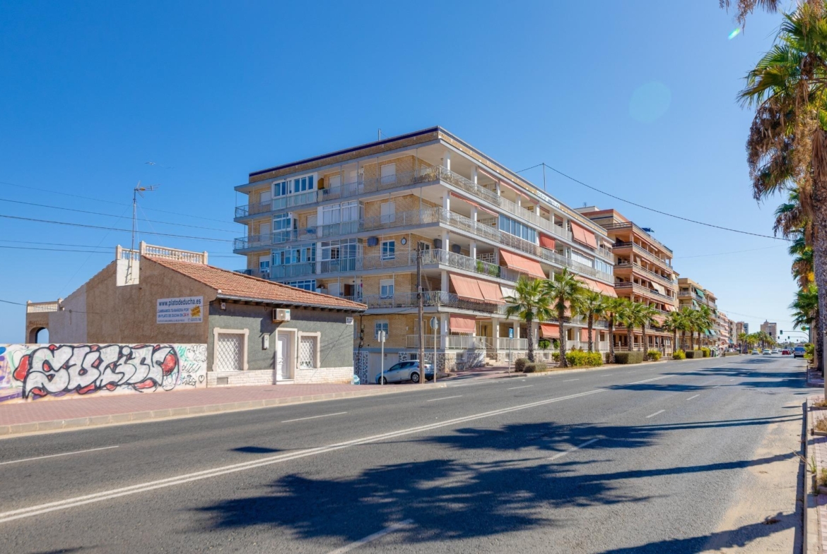 Modern gerenoveerd appartement in Playa de los Náufragos, Torrevieja 3 Slaapkamers 2 Badkamers