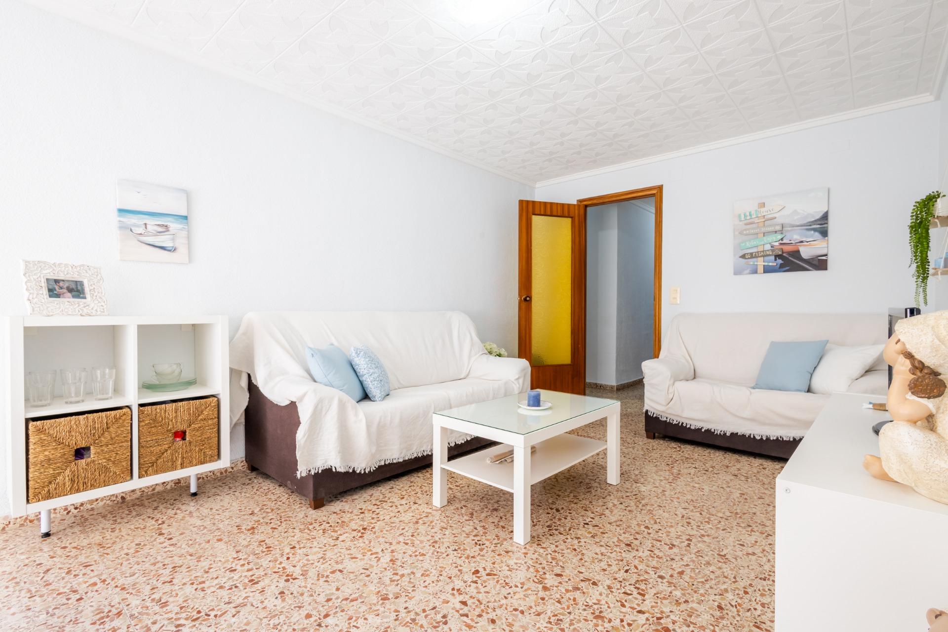 ESPACIOSO APARTAMENTO DE 3 HABITACIONES Y AMPLIA TERRAZA