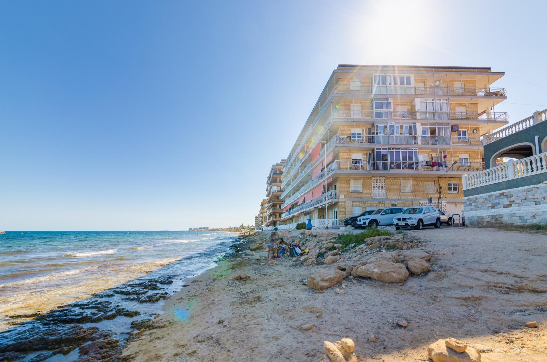 1-61-8 Modern gerenoveerd appartement in Playa de los Náufragos, Torrevieja 3 Slaapkamers 2 Badkamers