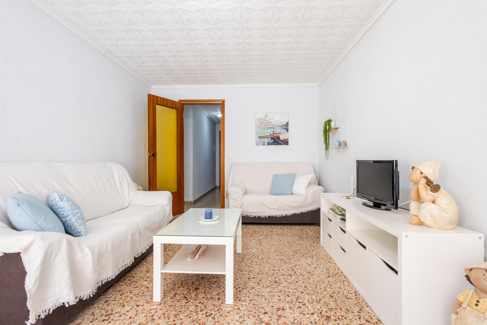 ESPACIOSO APARTAMENTO DE 3 HABITACIONES Y AMPLIA TERRAZA
