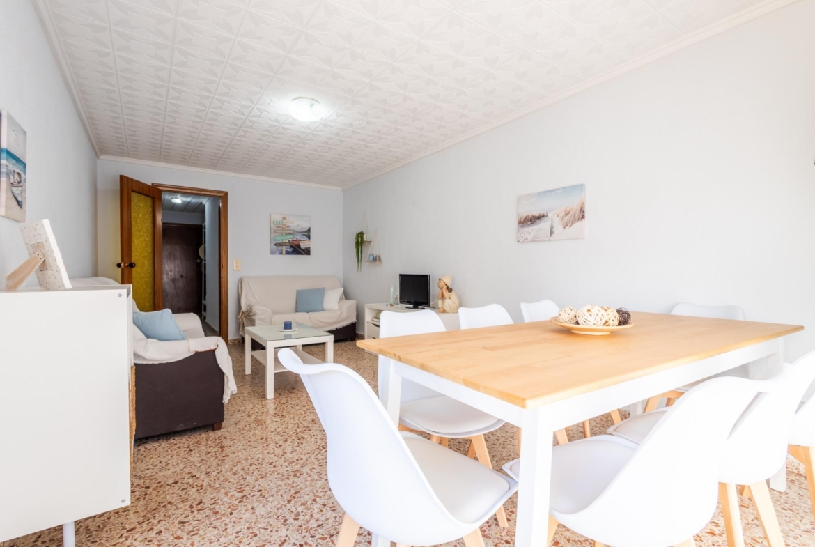 ESPACIOSO APARTAMENTO DE 3 HABITACIONES Y AMPLIA TERRAZA
