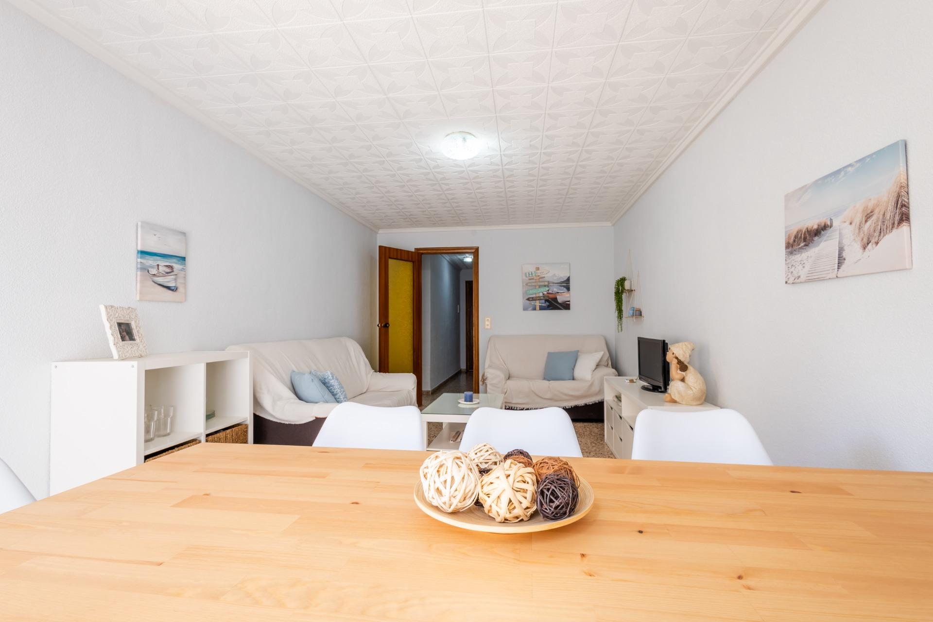 ESPACIOSO APARTAMENTO DE 3 HABITACIONES Y AMPLIA TERRAZA
