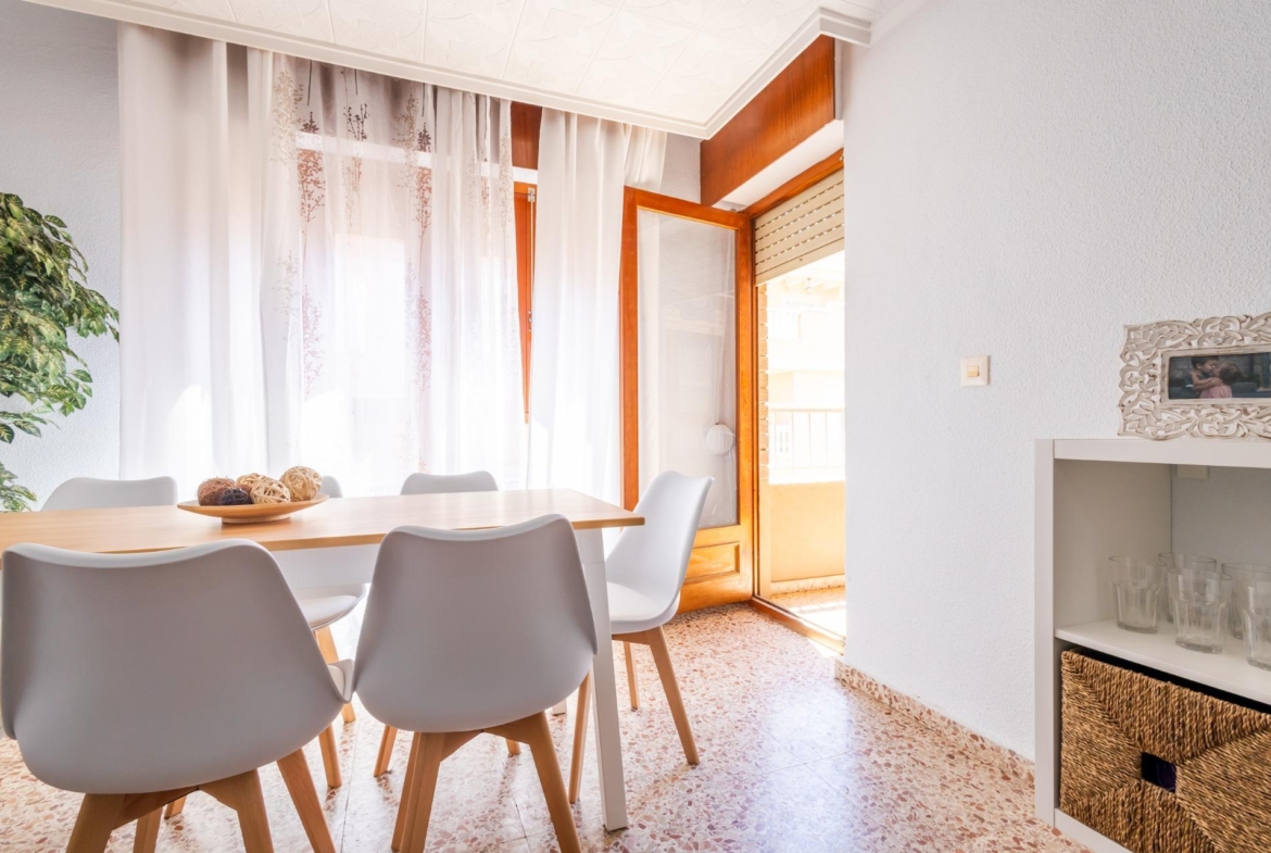 ESPACIOSO APARTAMENTO DE 3 HABITACIONES Y AMPLIA TERRAZA