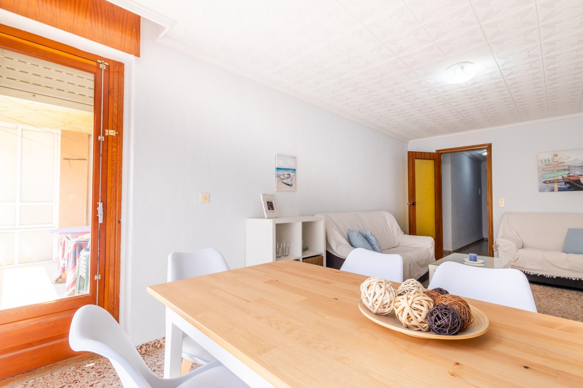 ESPACIOSO APARTAMENTO DE 3 HABITACIONES Y AMPLIA TERRAZA
