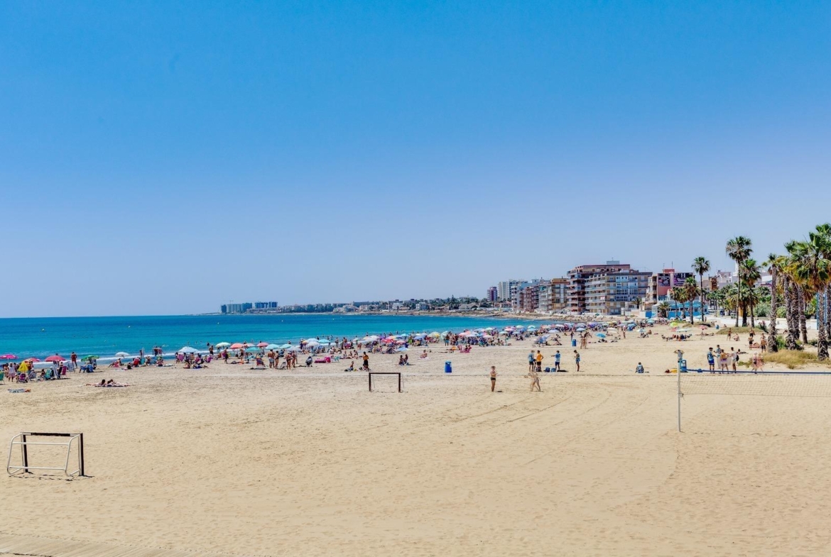 Modern gerenoveerd appartement in Playa de los Náufragos, Torrevieja 3 Slaapkamers 2 Badkamers